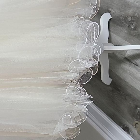 La Merchandises Fashion Apparel Sweetheart Dress - Picture 5 of 7